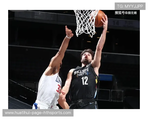 篮网中场断球后组织多点进攻战术